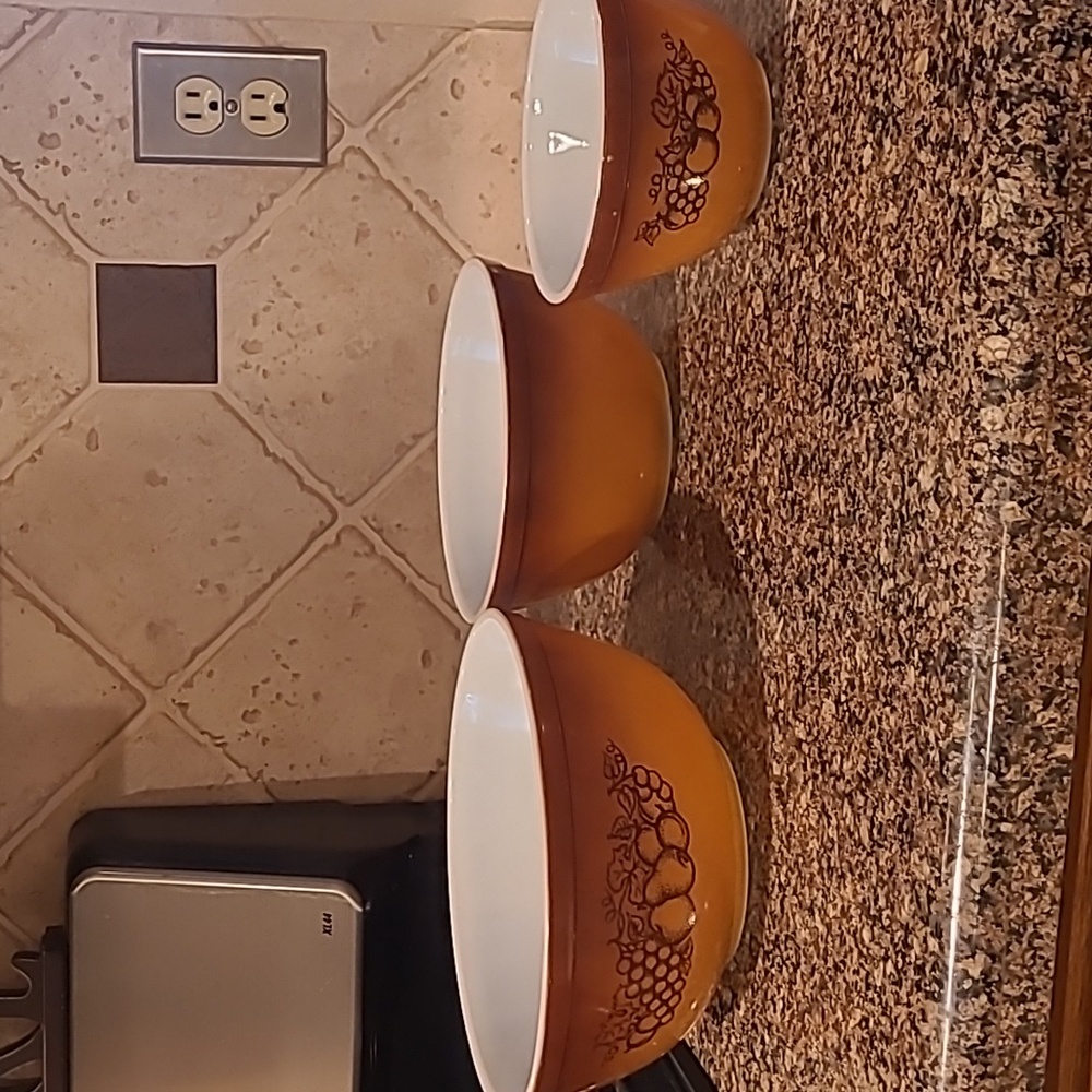 Pyrex Cinderella "Old Orchard" pattern three-piece nesting bowls